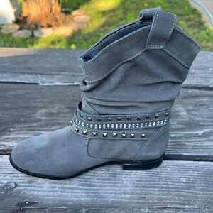 NWT Gabriella Rocha Charcoal Boots